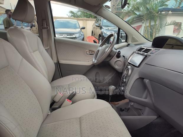 Toyota Vitz 2010 White