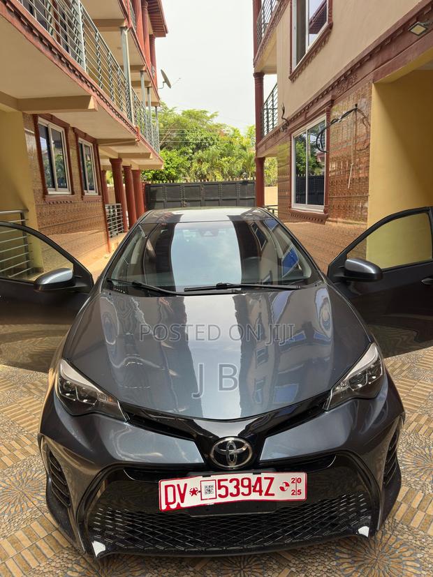 Toyota Corolla LE (1.8L 4cyl 2A) 2019 Gray