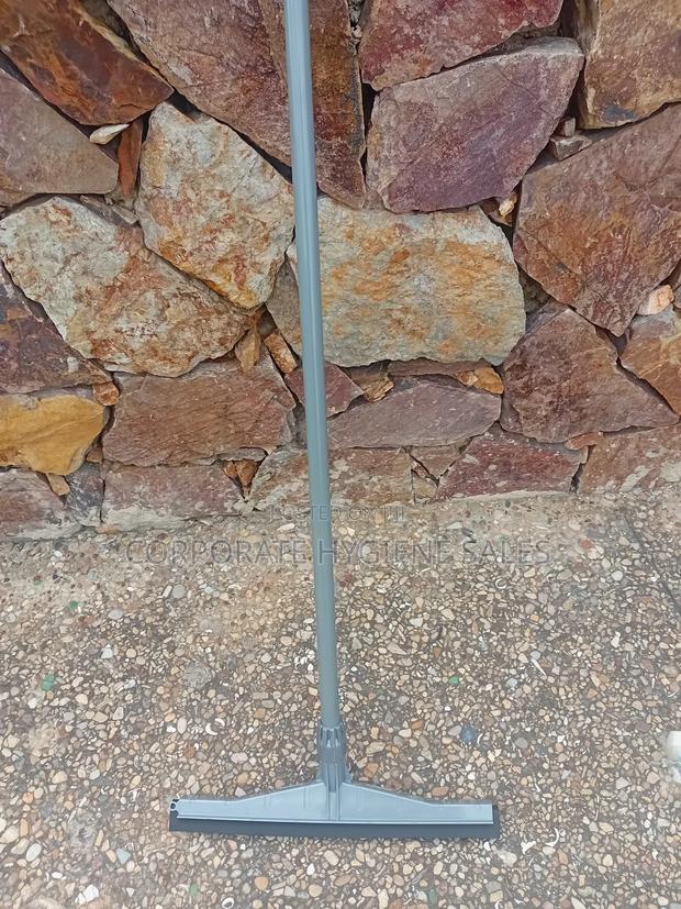 Floor Squeegee · Photo 2