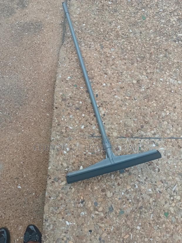 Floor Squeegee · Photo 3