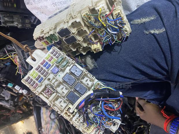 Mitsubishi Mirage Fusebox photo 4