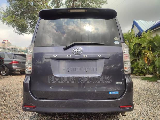 Toyota Voxy 2012 Grey