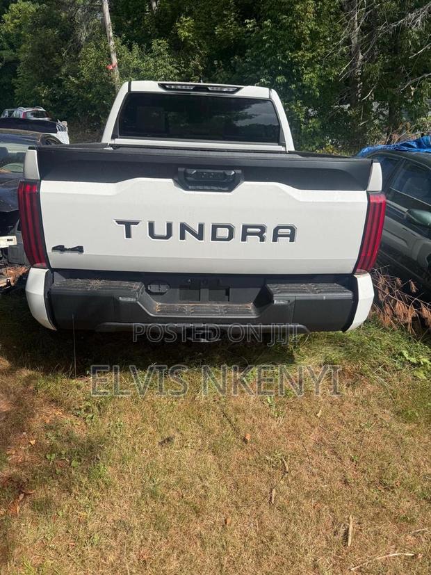 Toyota Tundra SR Double Cab 6.5' Bed 2023 White