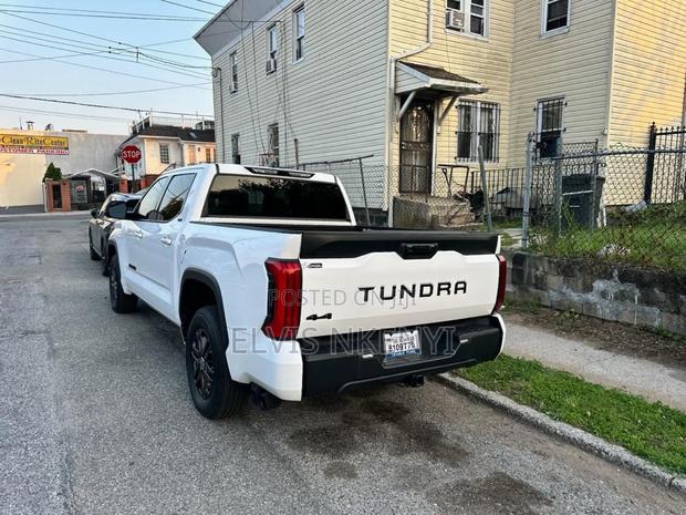 Toyota Tundra SR Double Cab 6.5' Bed 2023 White