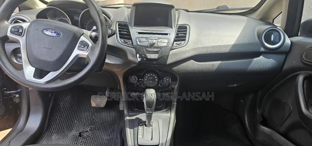 Ford Fiesta SE Sedan 2019 Gray