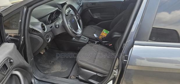 Ford Fiesta SE Sedan 2019 Gray