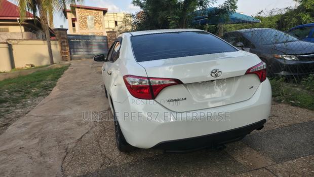 Toyota Corolla LE Eco 4dr Sedan (1.8L 4cyl CVT) 2015 White photo 4