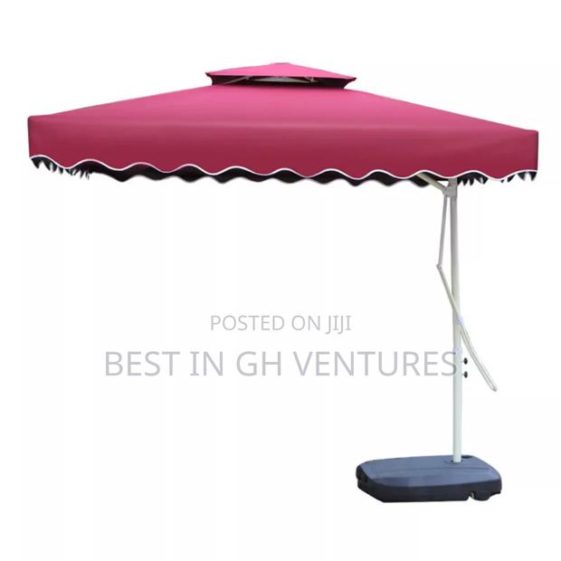 Executive Side Pole Umbrella · Photo 2