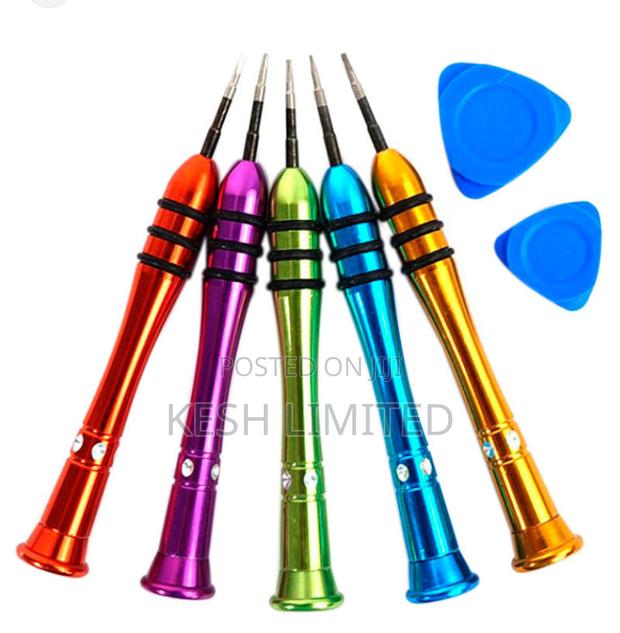 Versatile iPhone Screwdriver Set photo 2