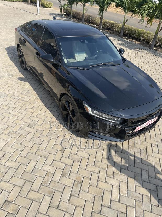 Honda Accord Sport (2.0L 4cyl Turbo 6M) 2019 Black photo 2