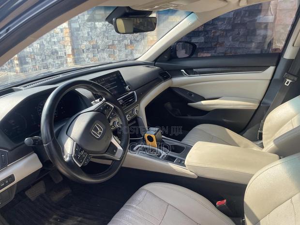 Honda Accord Sport (2.0L 4cyl Turbo 6M) 2019 Black photo 8