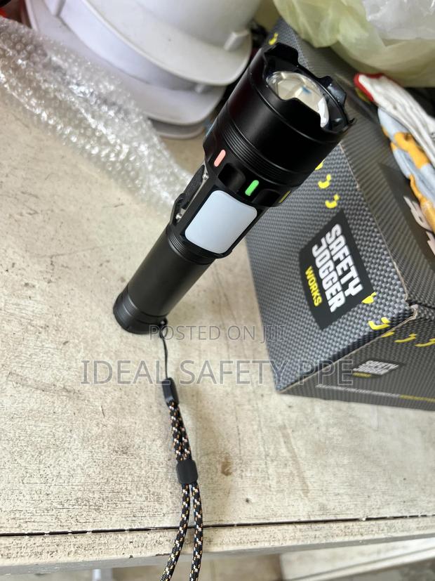 Rechargeable Led Flashlight photo 3