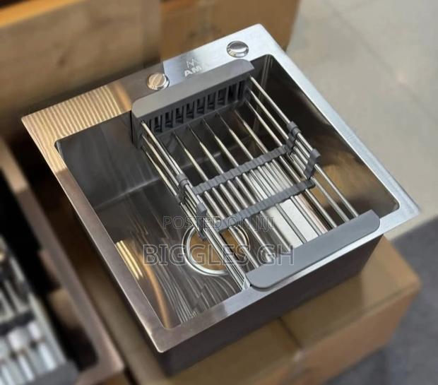 Single Bowl Armless Sink · Photo 3
