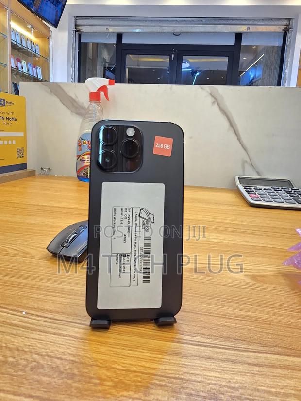 Apple iPhone 14 Pro Max 256 GB Gray · Photo 4