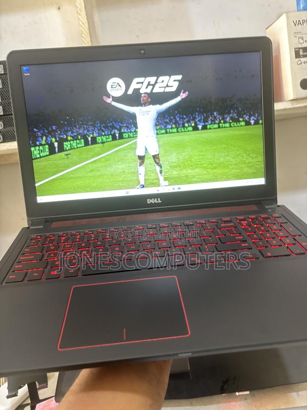 Laptop Dell Inspiron 15 5577 12GB Intel Core i7 HDD+SSD 1T