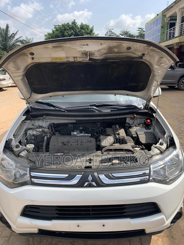 Mitsubishi Outlander 2014 White