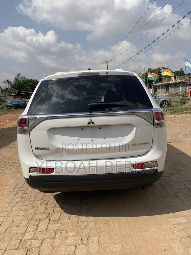 Mitsubishi Outlander 2014 White