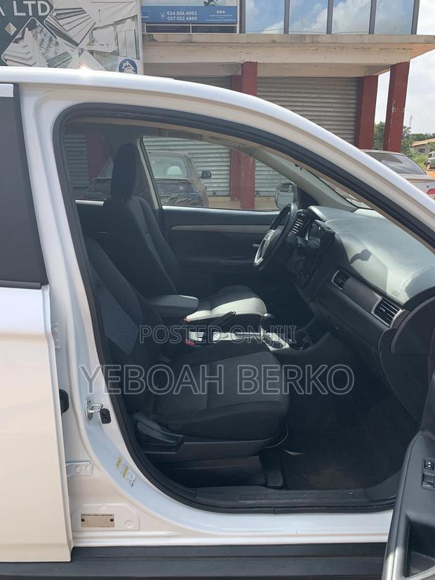 Mitsubishi Outlander 2014 White