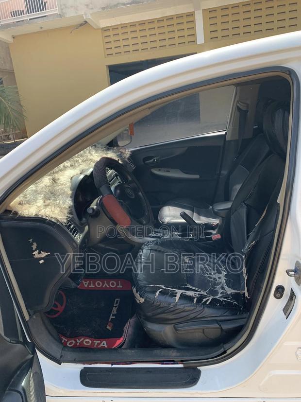 Toyota Corolla 2010 White