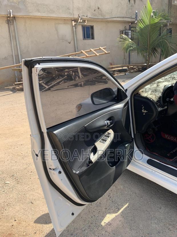 Toyota Corolla 2010 White