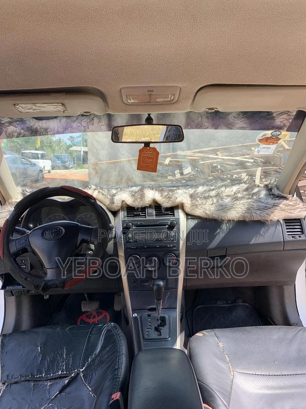 Toyota Corolla 2010 White