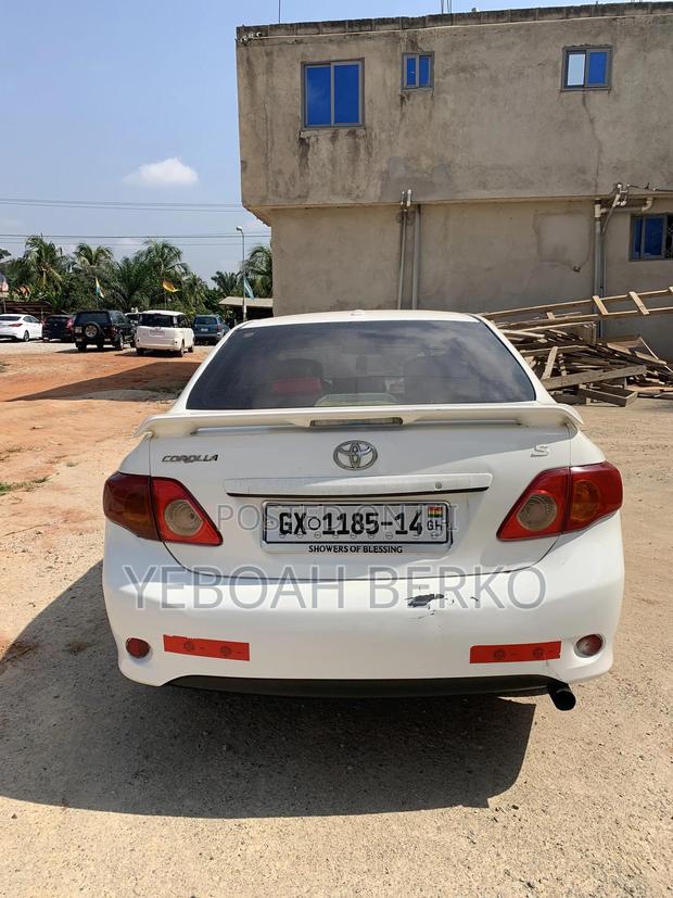 Toyota Corolla 2010 White