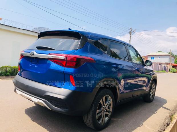 Kia Seltos 2021 Blue photo 4