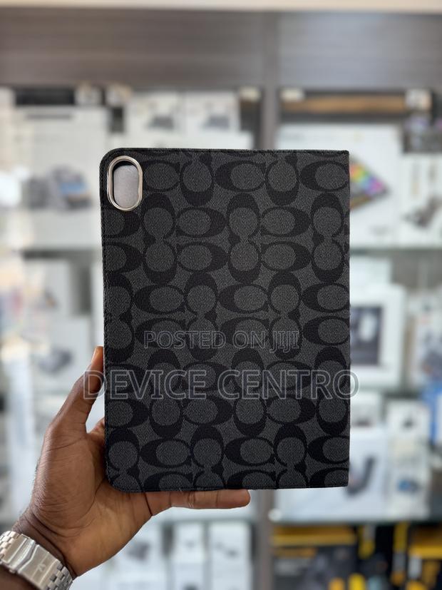 Apple iPad A16 / 10th Gen Cases photo 2