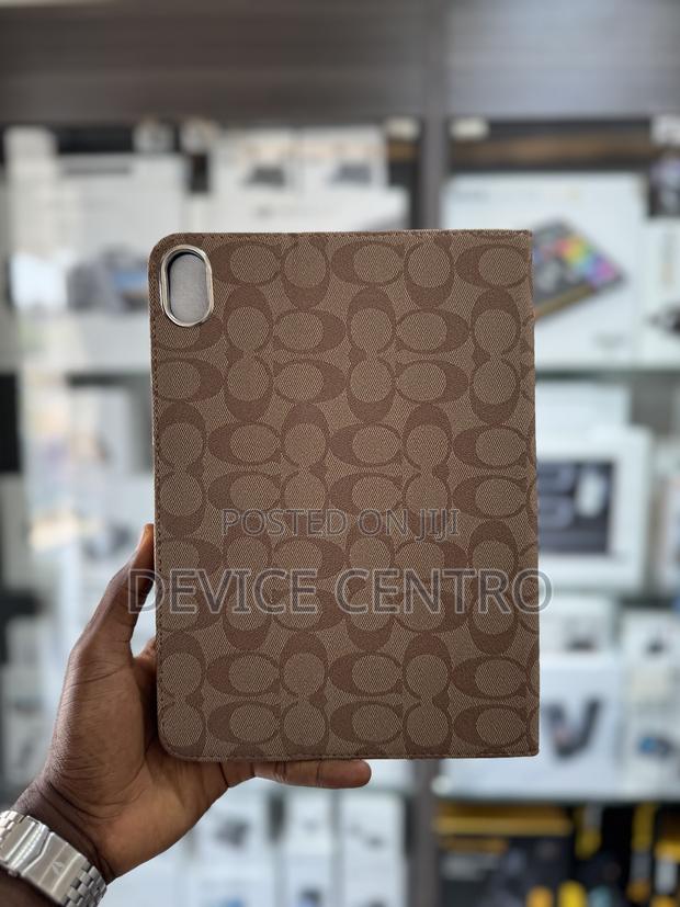 Apple iPad A16 / 10th Gen Cases photo 3