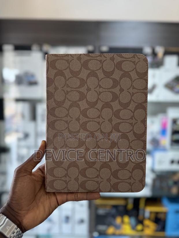 Apple iPad A16 / 10th Gen Cases photo 4