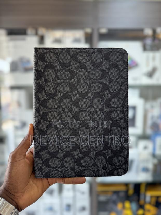 Apple iPad A16 / 10th Gen Cases