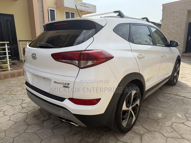 Hyundai Tucson Sport FWD 2017 White