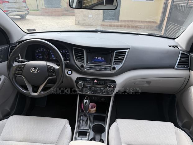 Hyundai Tucson Sport FWD 2017 White