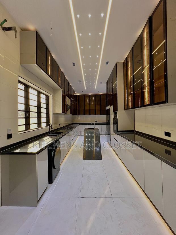 Modern Kitchen Cabinet