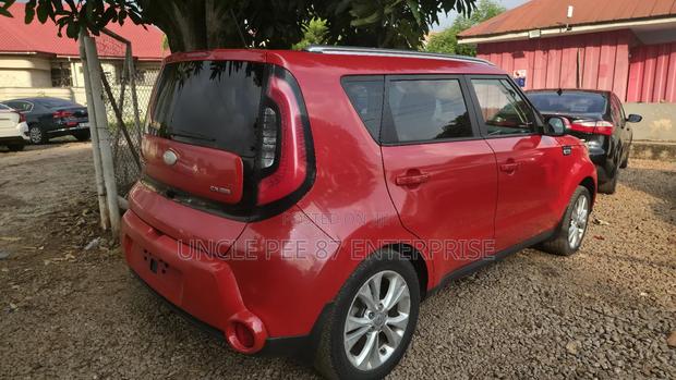 Kia Soul + 4dr Wagon (2.0L 4cyl 6A) 2014 Red photo 3