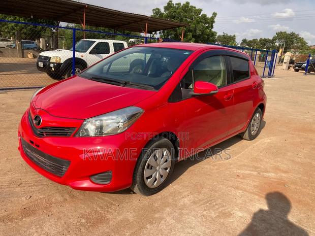 Toyota Vitz 1.3 FWD 5dr 2012 Red