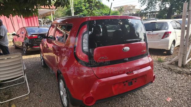 Kia Soul + 4dr Wagon (2.0L 4cyl 6A) 2014 Red photo 4