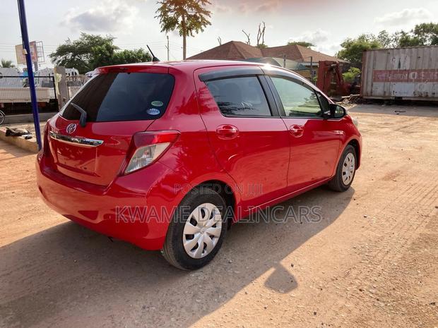 Toyota Vitz 1.3 FWD 5dr 2012 Red