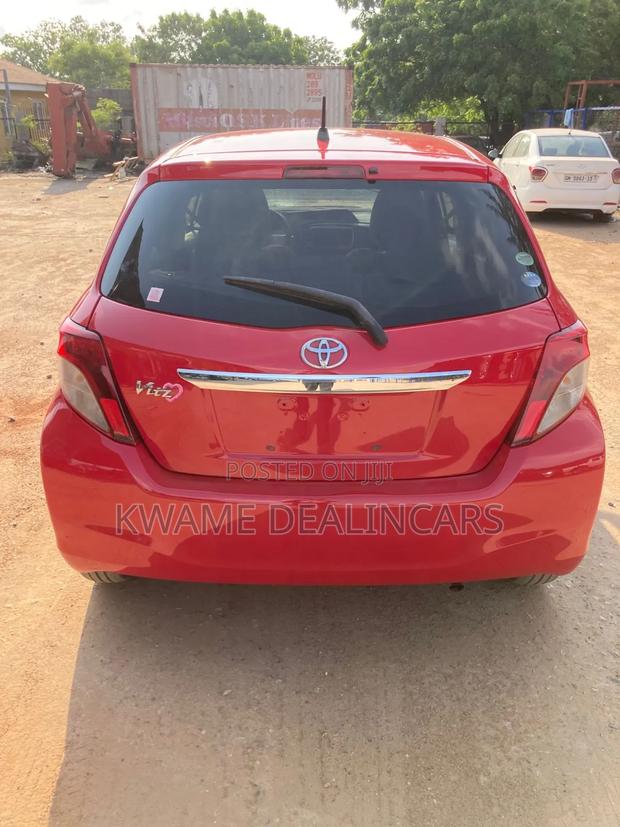 Toyota Vitz 1.3 FWD 5dr 2012 Red