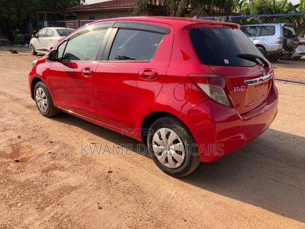 Toyota Vitz 1.3 FWD 5dr 2012 Red