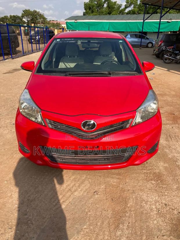Toyota Vitz 1.3 FWD 5dr 2012 Red