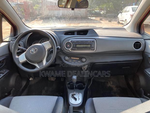 Toyota Vitz 1.3 FWD 5dr 2012 Red