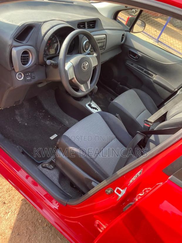 Toyota Vitz 1.3 FWD 5dr 2012 Red