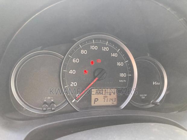 Toyota Vitz 1.3 FWD 5dr 2012 Red