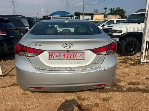 Hyundai Elantra GLS 2012 Silver