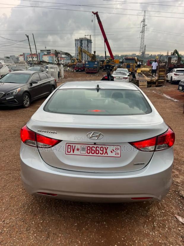 Hyundai Elantra GLS 2012 Silver