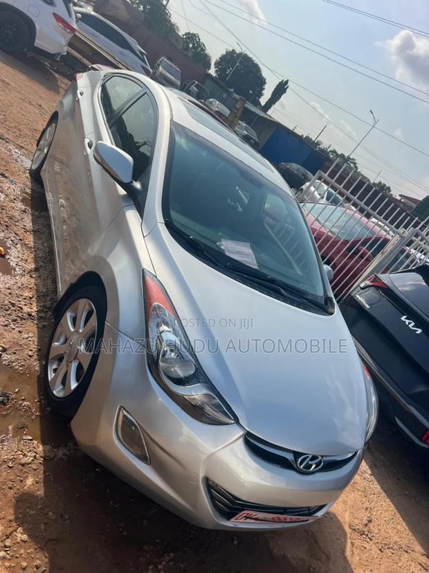 Hyundai Elantra GLS 2012 Silver
