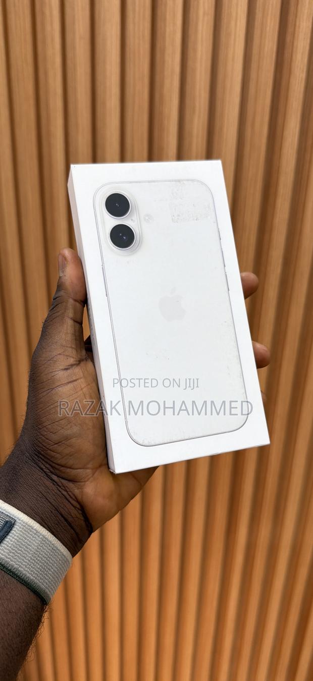 New Apple iPhone 16 256 GB Silver