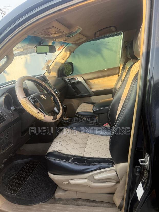 Toyota Land Cruiser Prado 2010 Black photo 7