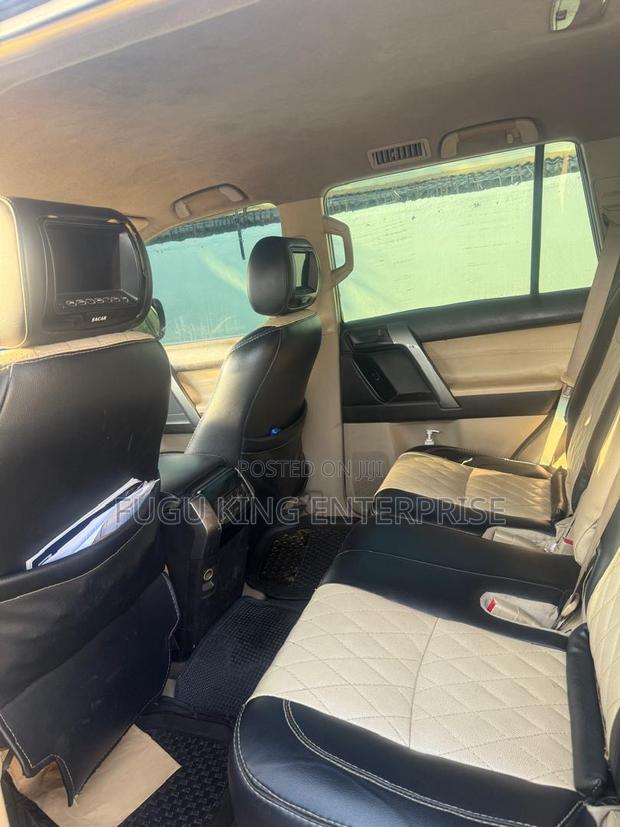 Toyota Land Cruiser Prado 2010 Black photo 9